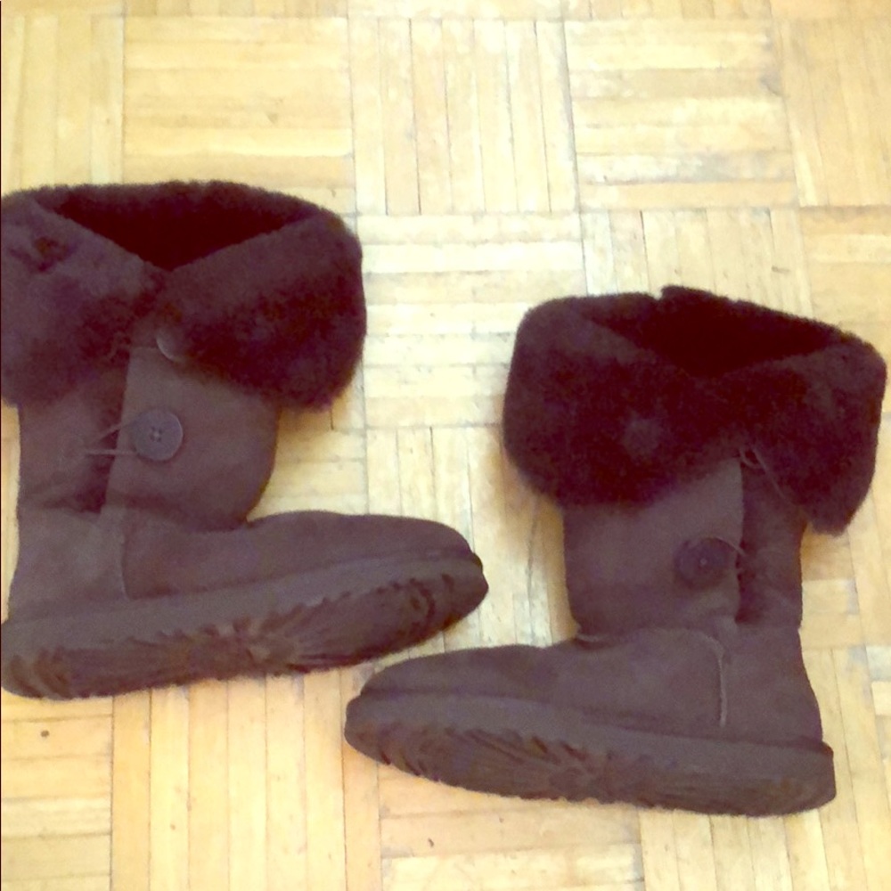 Ugh boots size 8 US